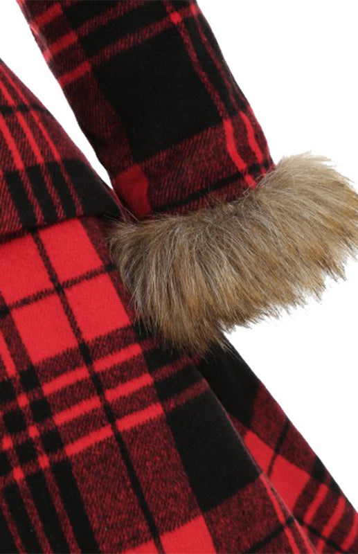 A Hooded Fur Coat With Alloy Buttons And Long Sleeves Of Plaid