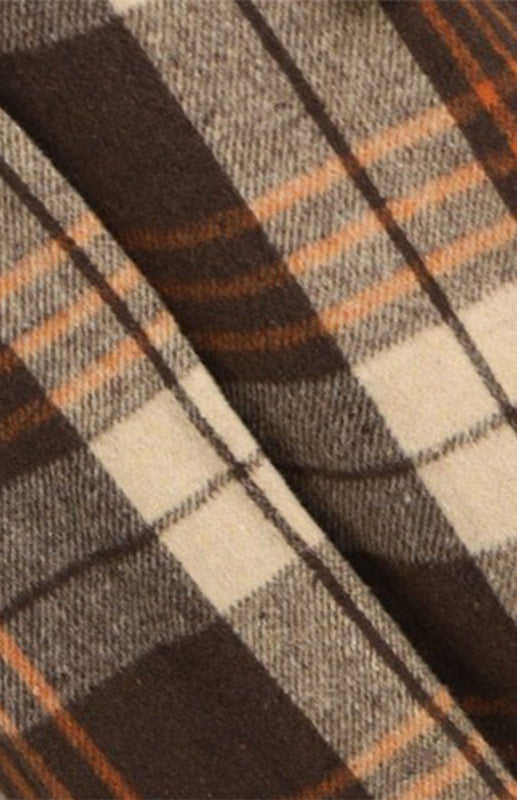 A Hooded Fur Coat With Alloy Buttons And Long Sleeves Of Plaid